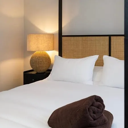 Luxury Two Bed Inc Hot-tub * 哈罗盖特