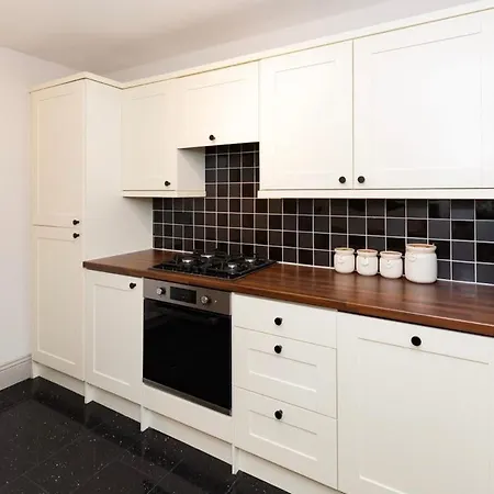 Luxury Two Bed Inc Hot-tub Holiday home